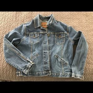 Levi’s 90’s jean jacket!